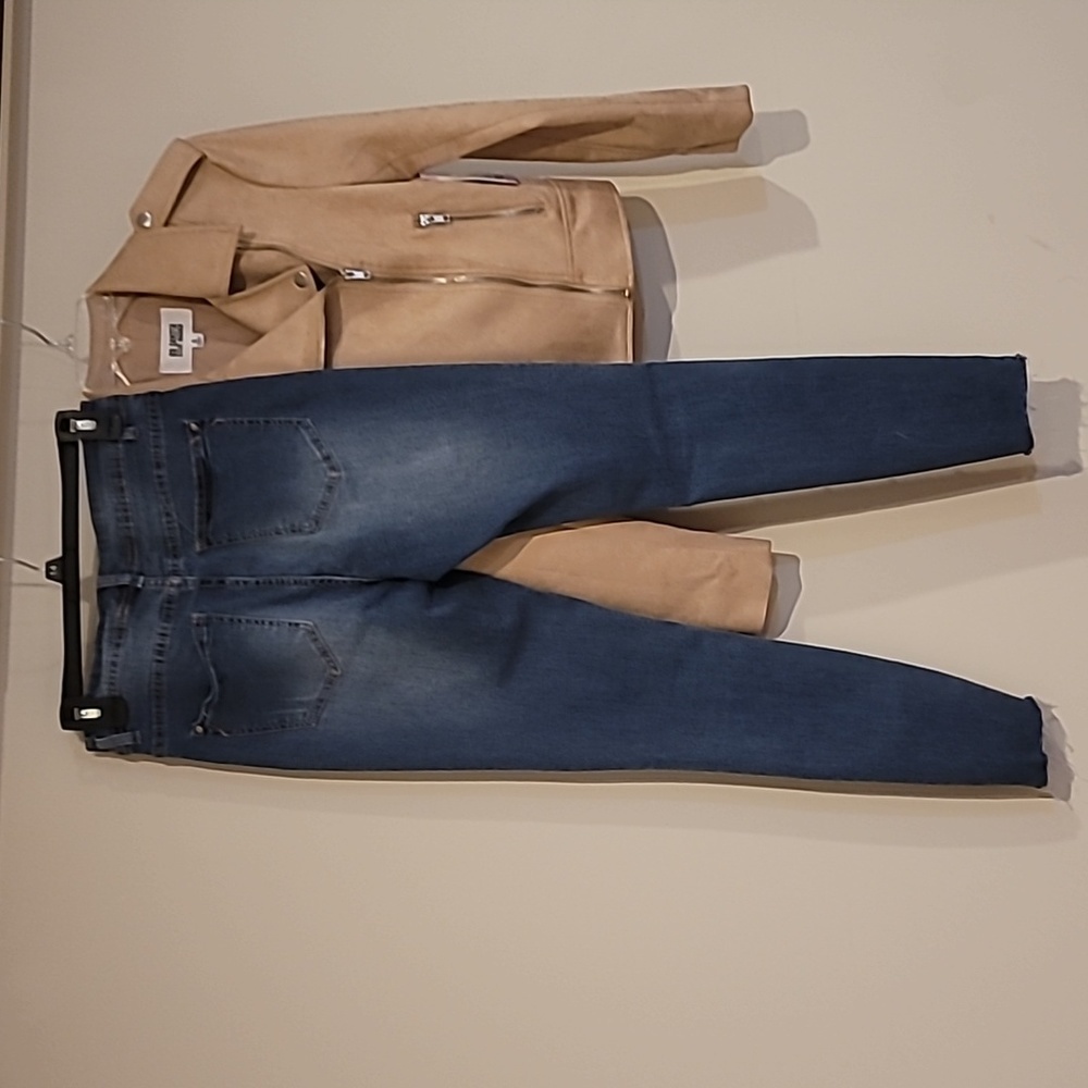 K. Jordan Jeans Raw Hem - Rhinestone Studs - Picture 2 of 14